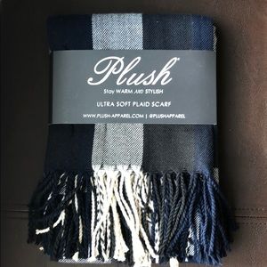 NWT Ultra Soft Plaid Scarf